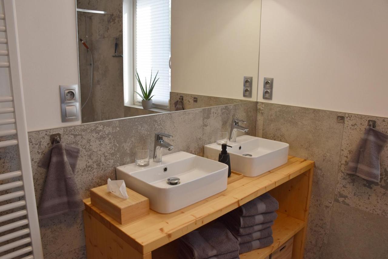 Holiday Home Znojmo W/ Wellness & Wine Bagian luar foto