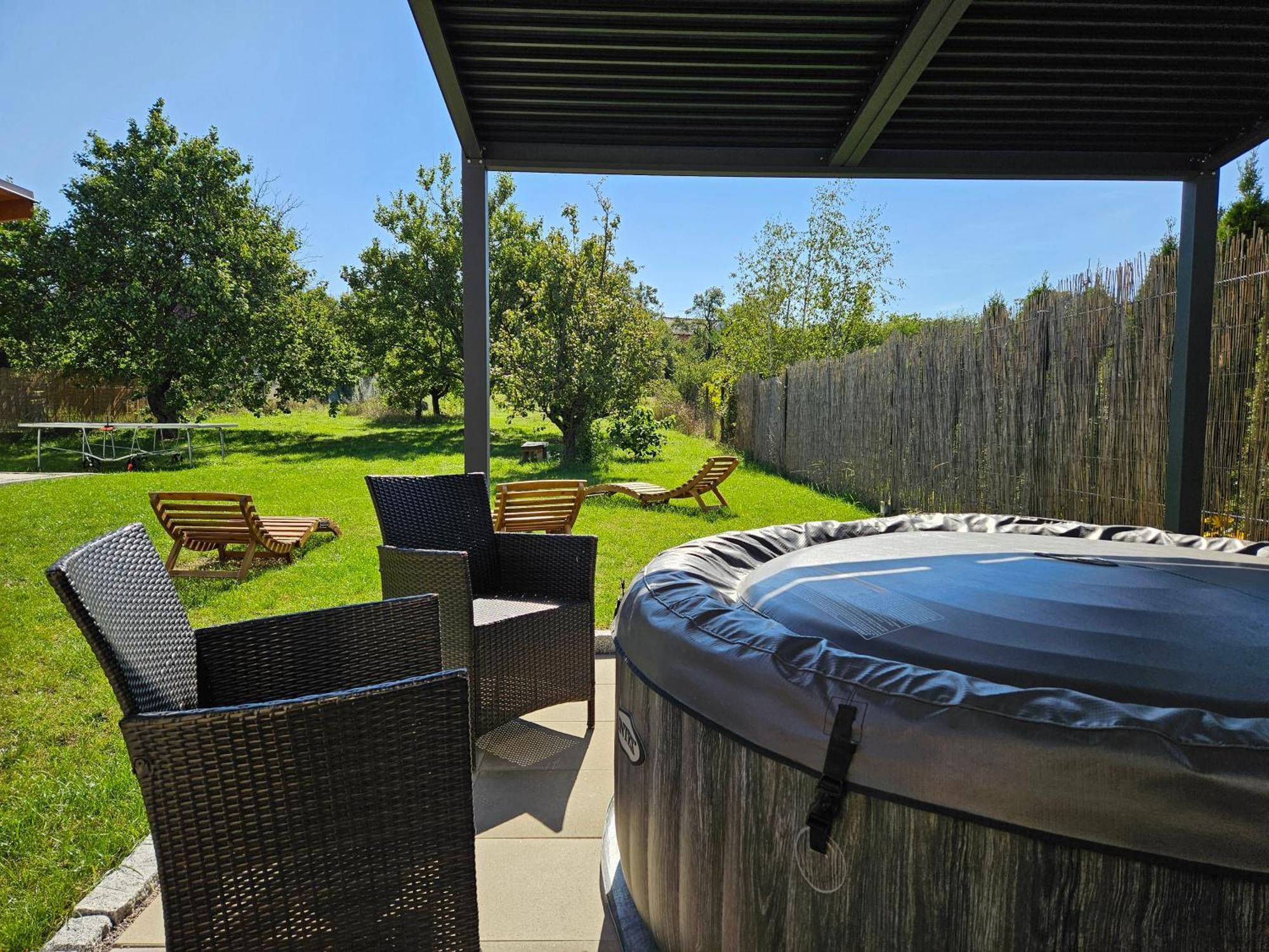 Holiday Home Znojmo W/ Wellness & Wine Bagian luar foto